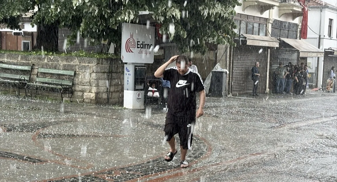 Edirne’de sağanak ve dolu etkili oldu