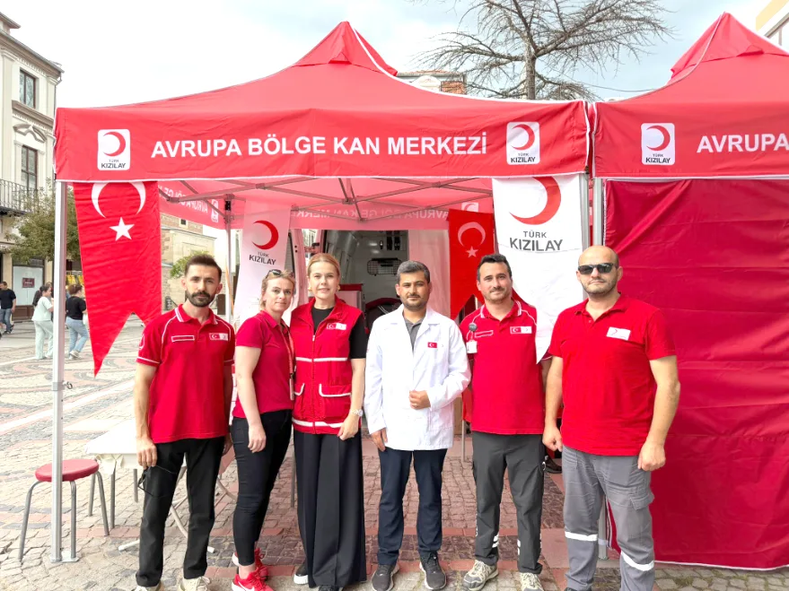 Kizilay Kan Bagisi 2 - Edirnelilerden kan bağışına destek