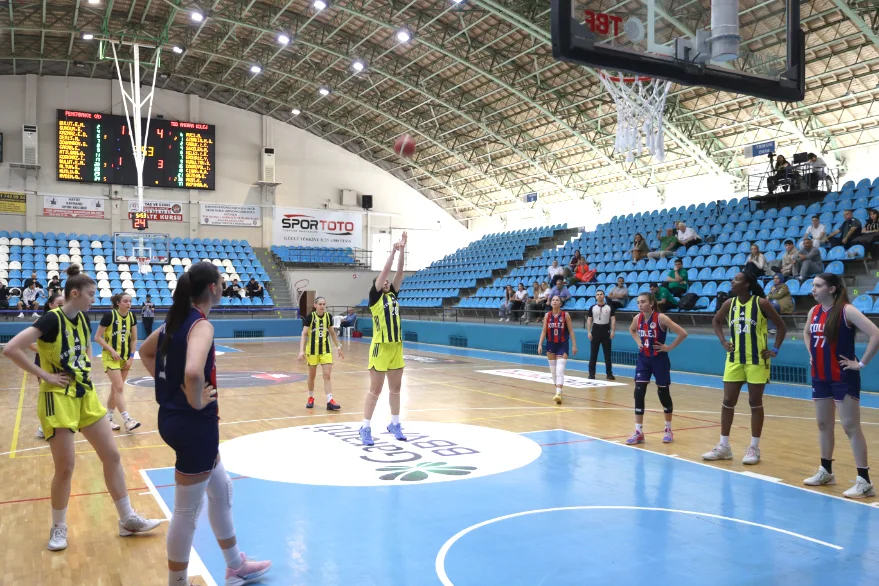 16 Yaş Altı Kızlar Basketbol Şampiyonası Edirne’de başladı