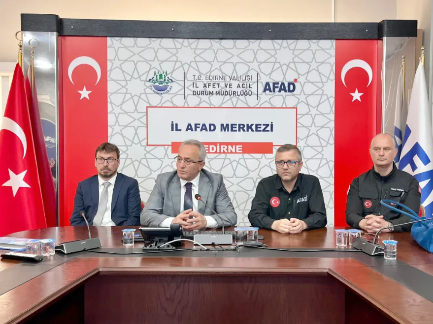 Ogretmenler Afet Egitimi 1 - Öğretmenlere kriz yönetimi ve afet iletişimi eğitimi