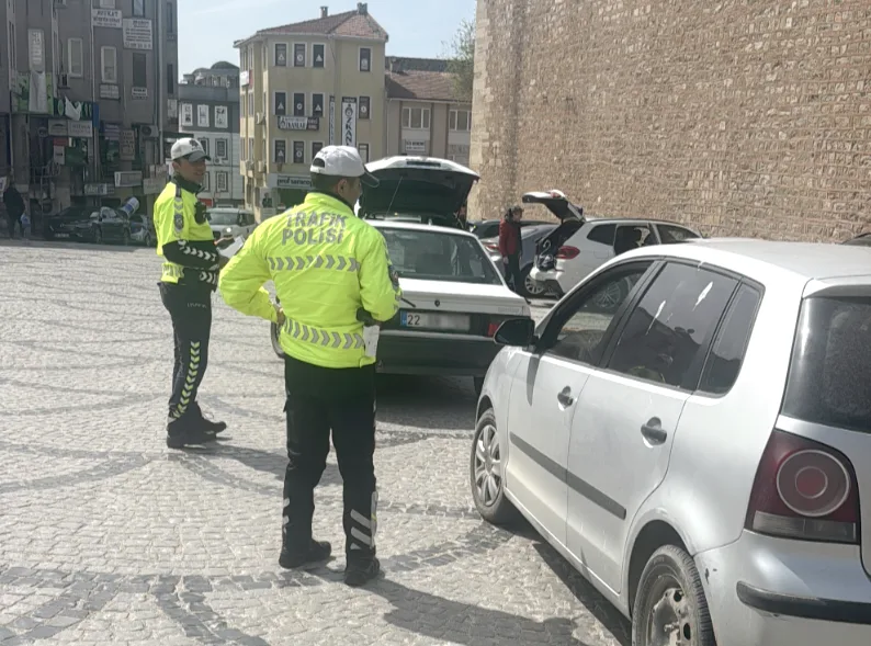 Edirne’de polis ekiplerince trafik denetimi yapıldı