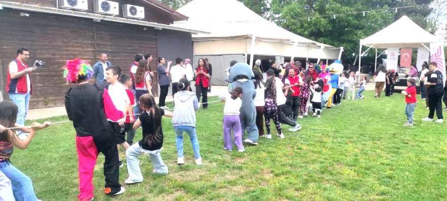 Çocuklar, Vakıf pikniğinde gönüllerince eğlendi