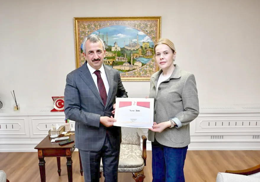 Vali Sezer’in kurban vekaleti Kızılay’a