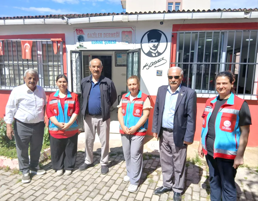 Edirne’de vefa grubundan gaziler derneğine bayram temizliği