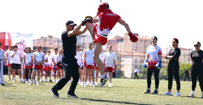 Ataturku anma genclik ve spor bayrami toreni 3 - Kırklareli ve Tekirdağ’da, 19 Mayıs Atatürk’ü Anma, Gençlik ve Spor Bayramı kutlanıyor