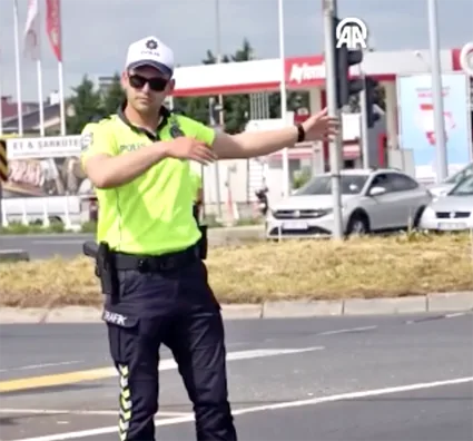 Bayram trafigi onlem 3 - Bayram trafiğinin yoğun güzergahı İstanbul-Tekirdağ kara yolunda önlemler artırıldı