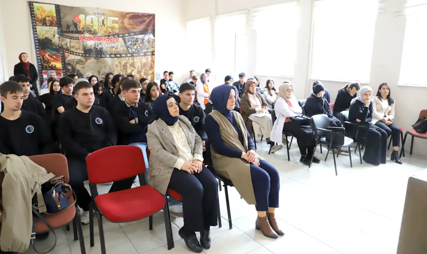 Kırklareli’nde “Felsefe Neye Yarar” Konferansı düzenlendi