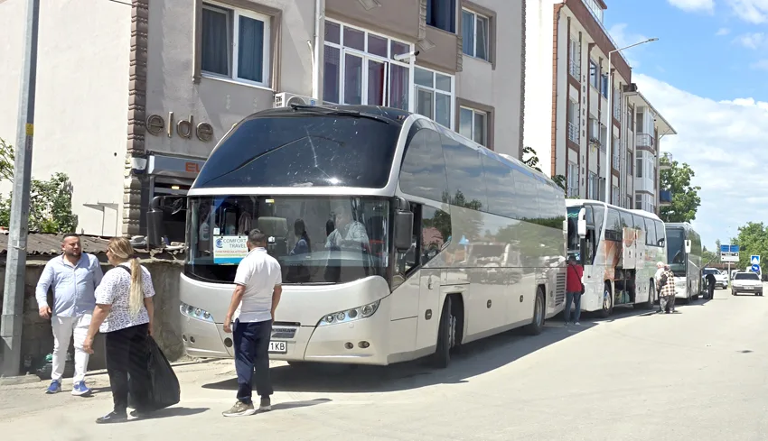 Bulgar turistler, gurbetçi sezonu öncesi Edirne’ye akın etti