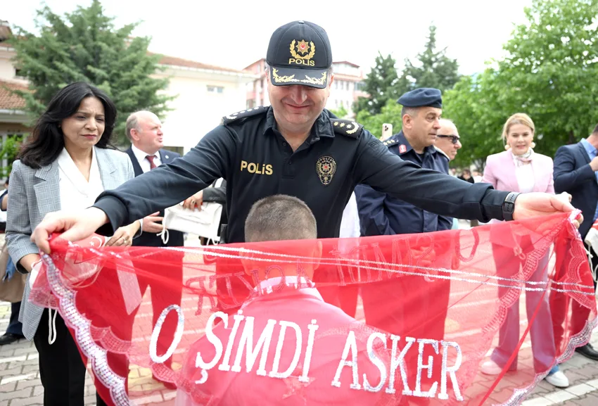 Engelli ogrenciler temsili askerlik 7 - Engelli öğrenciler askerlik sevincini yaşadı