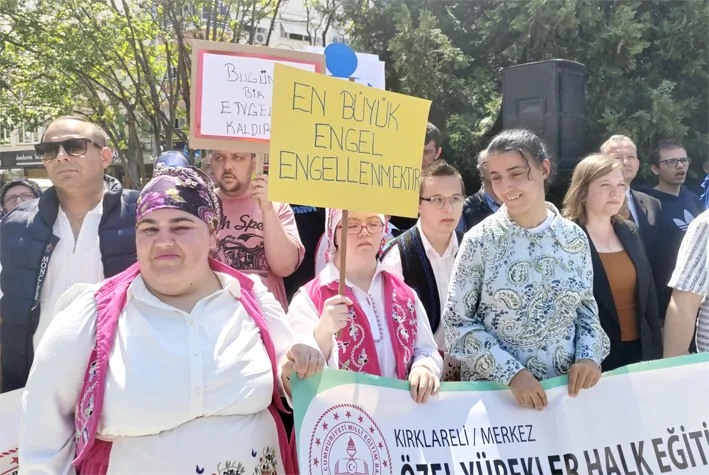 Engelliler farkindalik yuruyusu 2 - Kırklareli’nde engelliler farkındalık için yürüdü