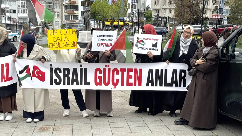 İsrail’in Küresel Sumud Filosu’na saldırısı Trakya’da protesto edildi