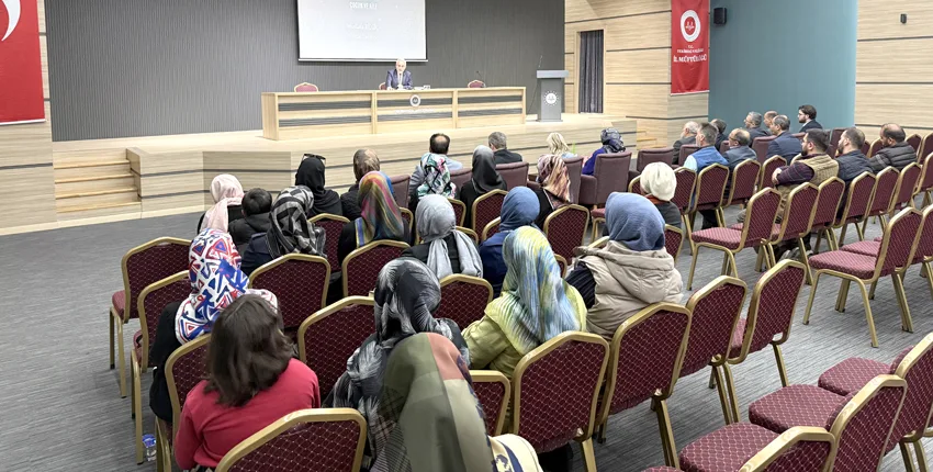 Tekirdağ’da “Dijital Dünyada Çocuk ve Aile” konferansı düzenlendi