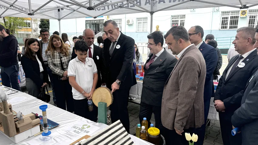 Tekirdağ’da “Sıfır Atık” sergisinde öğrencilerin geri dönüşüm temalı çalışmaları beğeniye sunuldu