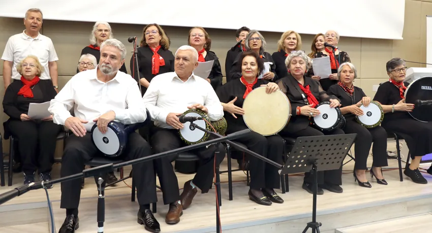 KLÜ’de “60+ Tazelenme Üniversitesi”nin akademik yılı kapanışı yapıldı