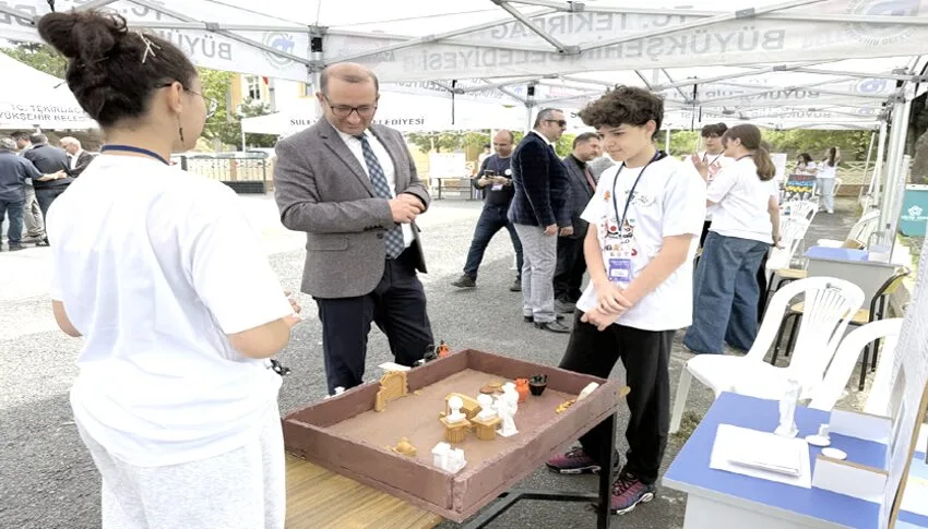 Tekirdağ’da TÜBİTAK 4006 Bilim Fuarı açıldı