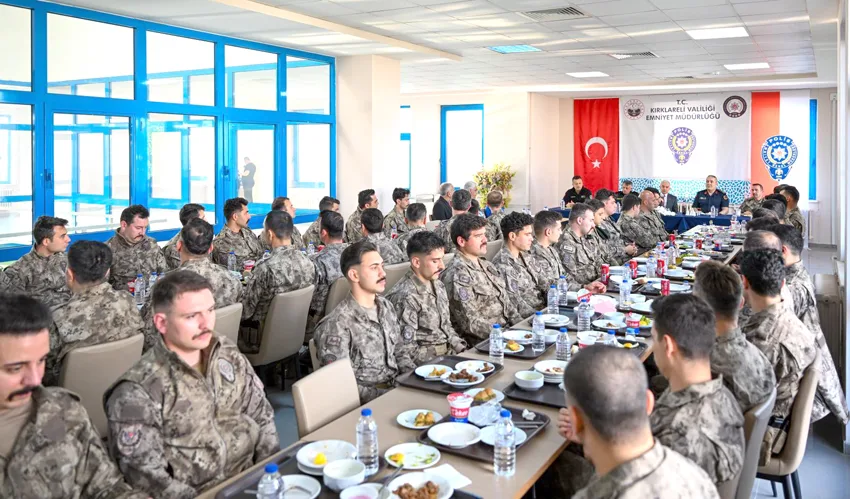 Kırklareli Valisi Turan, özel harekat polisleri ile bir araya geldi