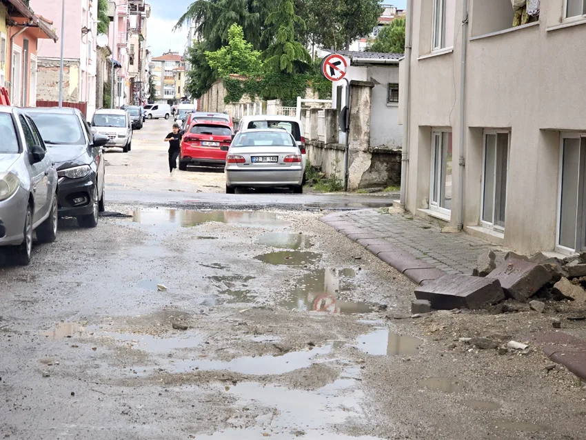 Yagmur camur 5 - Edirne’de yağmur çiftçiye bereket vatandaşa eziyet