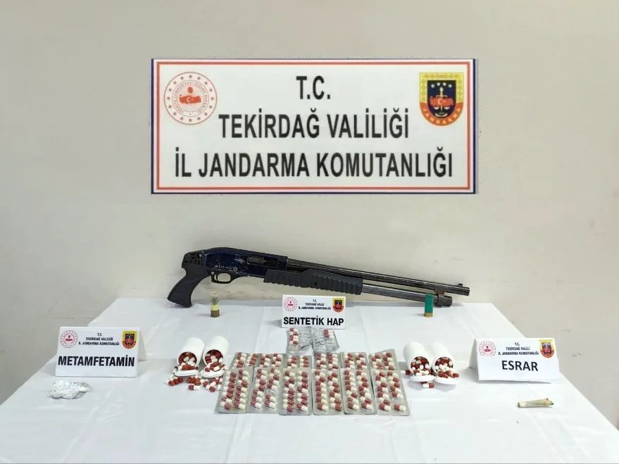 Tekirdağ’da evinde uyuşturucu hap ele geçirilen zanlı gözaltına alındı