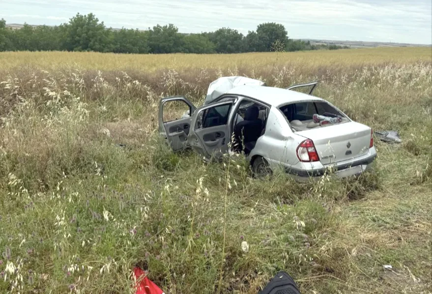 Edirne’de devrilen otomobildeki 4 kişi yaralandı