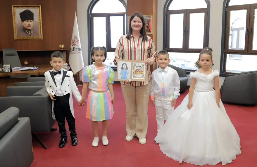 Miniklerden Başkan Gencan’a yılsonu şenliği daveti