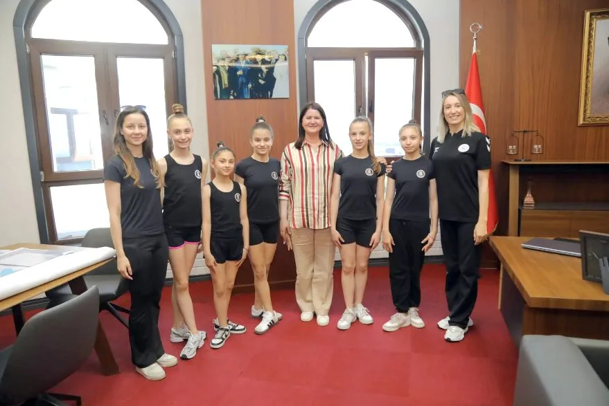 Başkan Gencan, başarılı sporcuları ağırladı