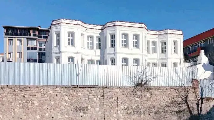 Zorlutuna Konağı Bedri Usta ile tekrar kapılarını açıyor