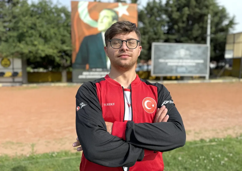 Down sendromlu şampiyon atlet Emirhan Akçakoca yeni rekorlar peşinde