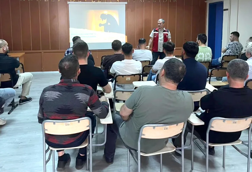 Kırklareli’nde yükümlülere bağımlılıkla mücadele eğitimi verildi