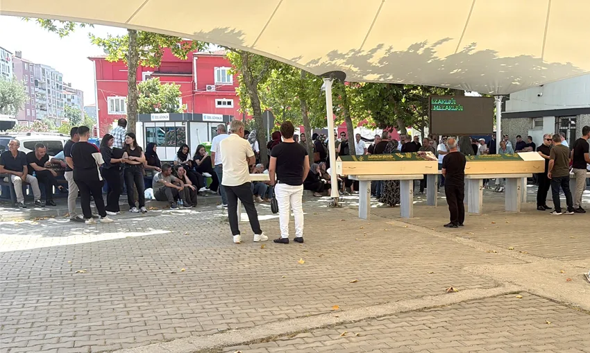 Çanakkale’de denizde boğulan 14 yaşındaki çocuk Tekirdağ’da toprağa verildi