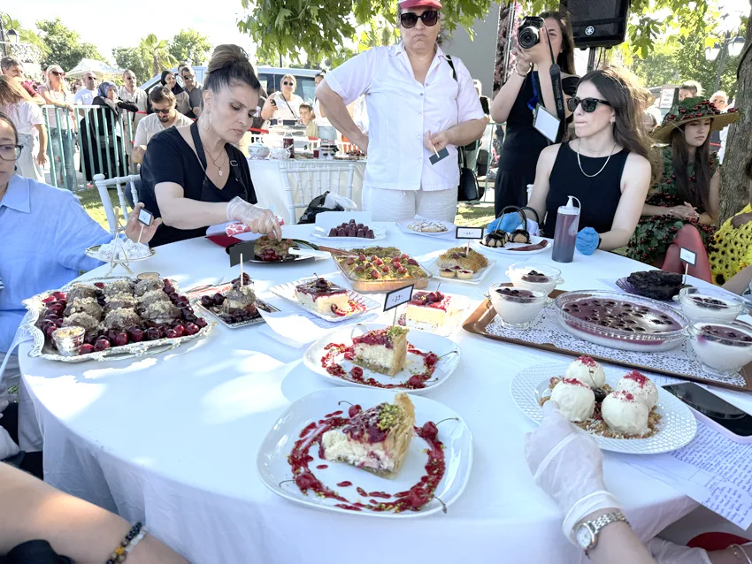 Tekirdağ’da düzenlenen uluslararası festivalde kirazlı lezzetler yarıştırıldı