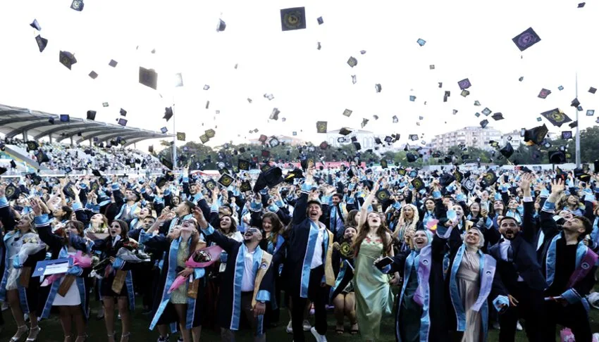 Kırklareli Üniversitesi’nde mezuniyet töreni düzenlendi