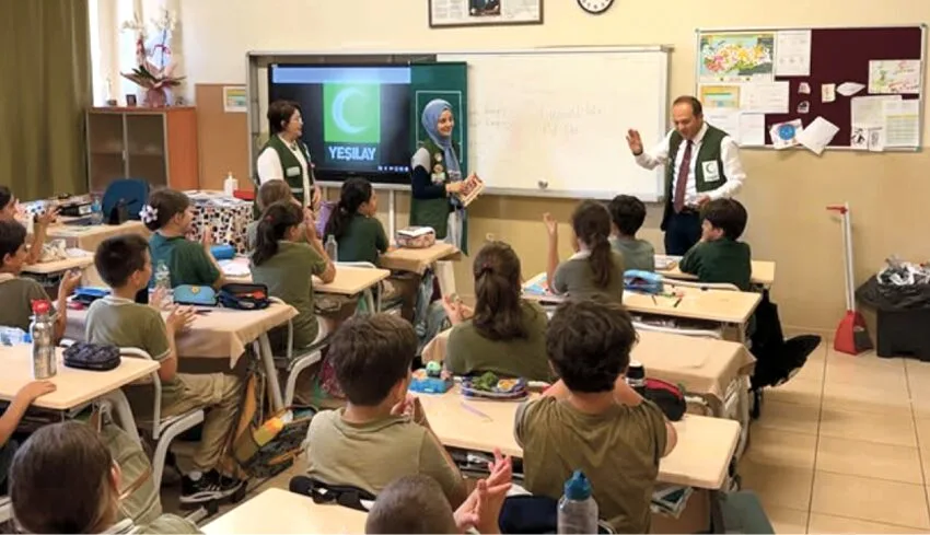 Yeşilay Tekirdağ Şubesinden öğrencilere kitap okuma etkinliği