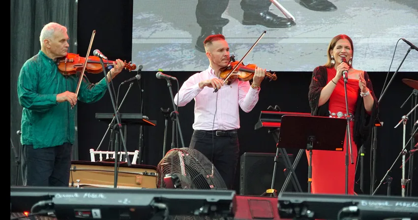 Macar müzik grubu Tekirdağ’da sahne aldı