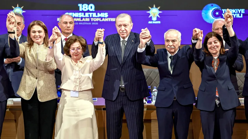 Mehmet Özcan artık AK Parti saflarında