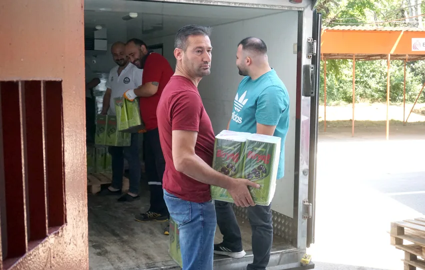Trakya Birlik tarafından 2 ton zeytinyağı Sarayiçi’ne getirildi