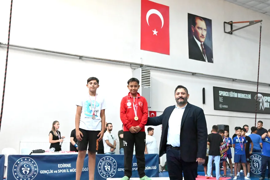 15 Temmuz Gures Turnuvasi - Edirne dahil 26 ilde göçmen kaçakçılığına darbe