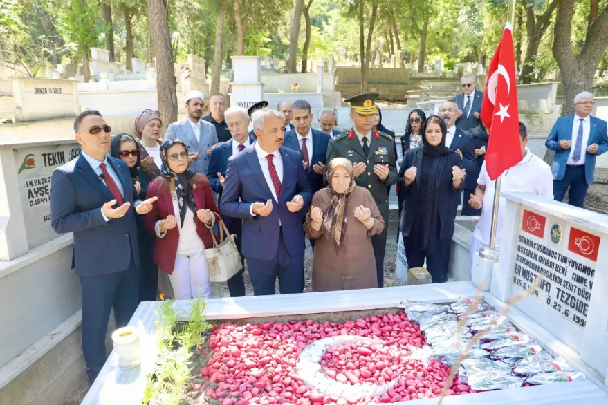 15 Temmuz Sehitleri Anma 1 - 15 Temmuz şehitlerine vefa günü