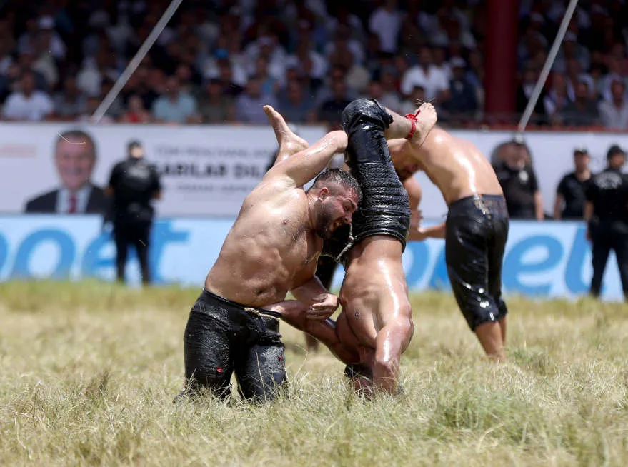Kırkpınar’da yarı finale yükselen başpehlivanlar belli oldu