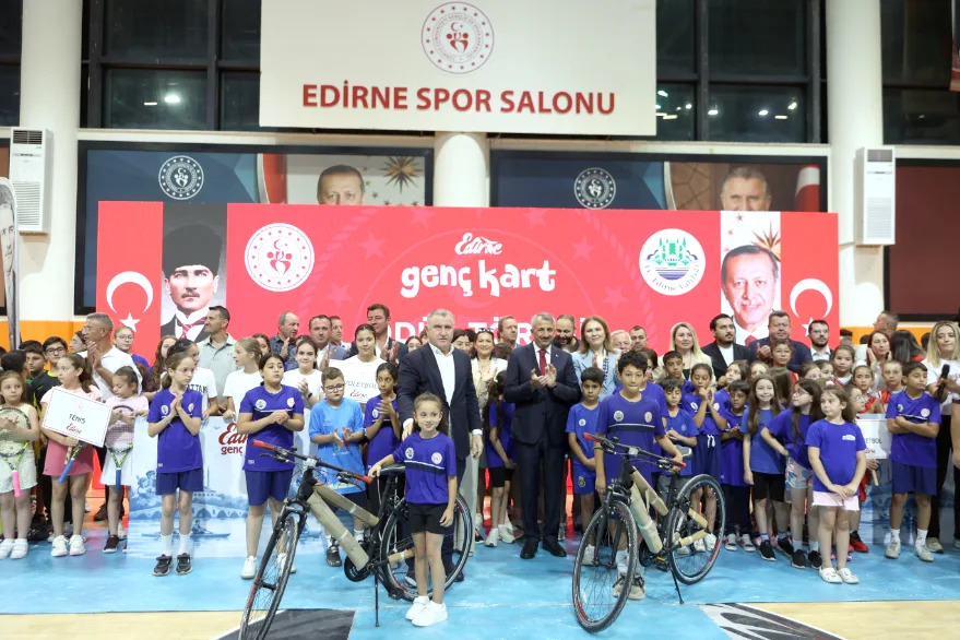 Genç kart sahipleri ödüllerine kavuştu