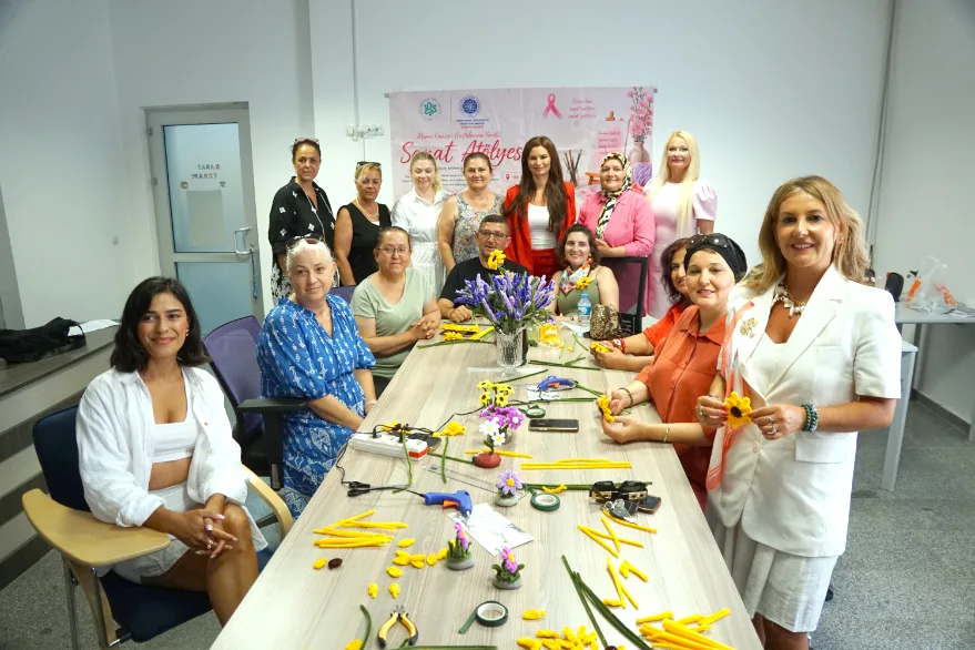 Sanat atölyesi hastalara moral ve motivasyon sağlıyor