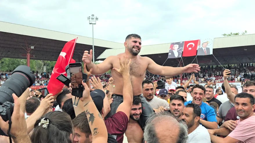 Türkiye’nin başpehlivanı Erkan Taş oldu