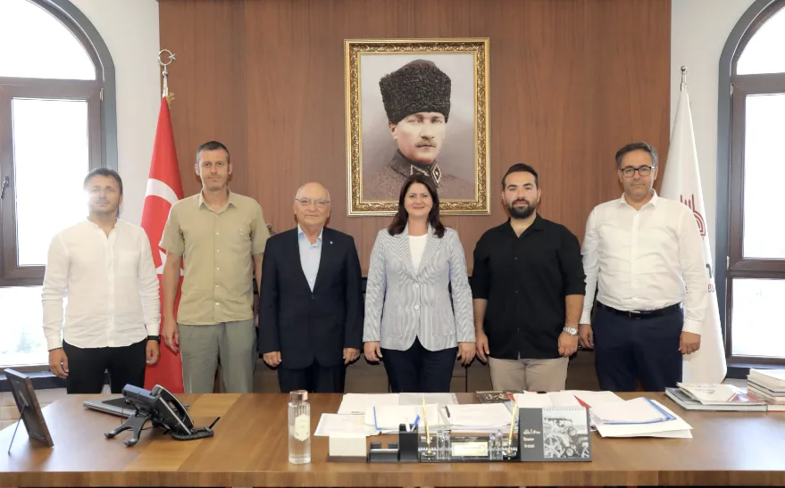 Insaat Muhendisleri Odasi - Seyir halindeki otomobil alev aldı