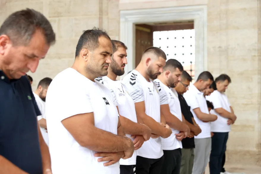 Pehlivanlar Er Meydanı öncesi Selimiye’de cuma namazı kıldı