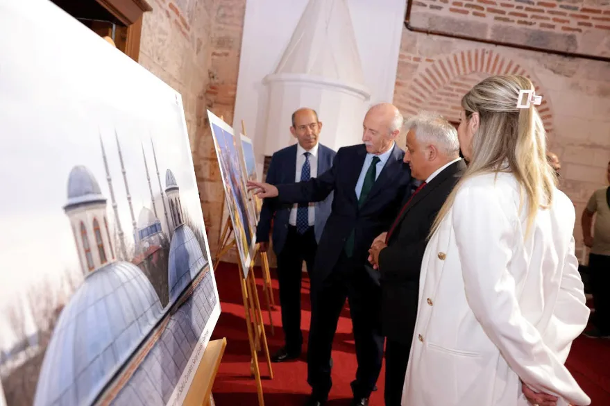 Vakif Medeniyetinin Zarafeti Sergisi 1 - Başkan Gencan, Makedon Kulesi’ni ziyaret etti