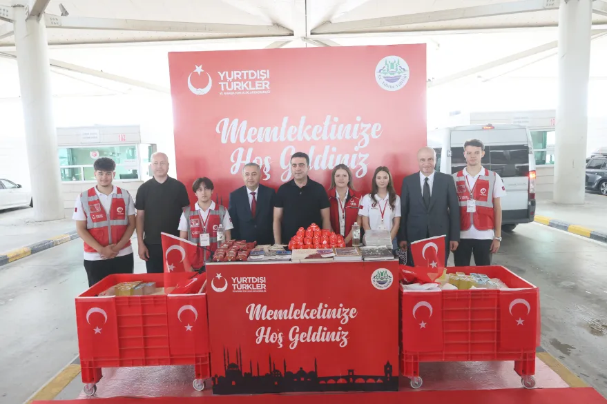 YTB Baskani Kapikule 1 - YTB Başkanı Turus Kapıkule’de gurbetçileri karşıladı
