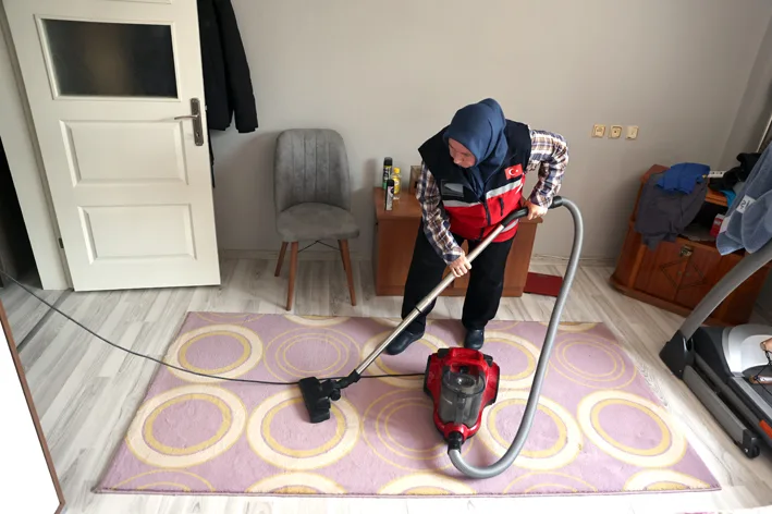 Ayse 3 - Sanal gözlük taktı, Kabe’ye yolculuk yaptı