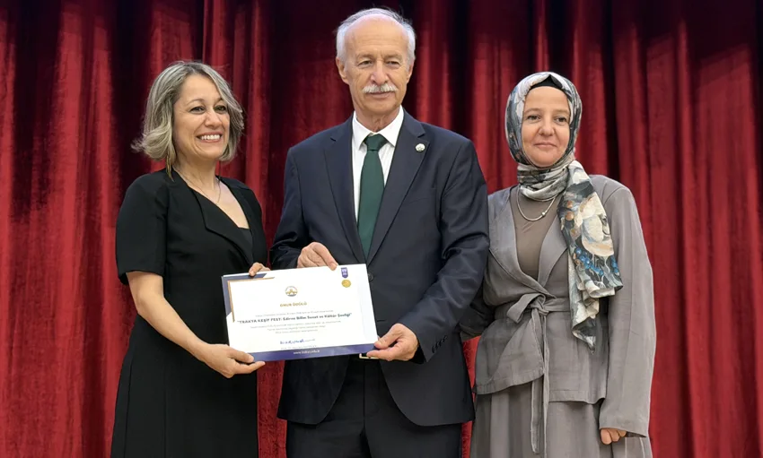 Trakya Üniversitesi’nde akademik ve idari personele başarı ödülleri verildi