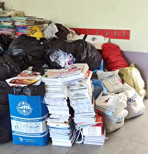 Ergene ilkokulu geri donusume katki 2 - Ergene İlkokulu’ndan geri dönüşüme 1,5 tonluk katkı