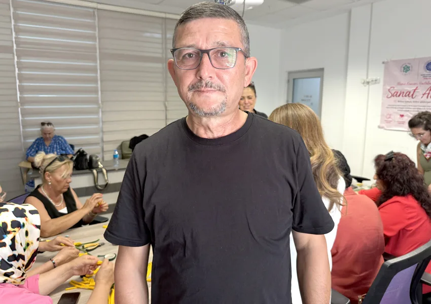 Erken teşhisle meme kanserini yenen İlyas Akman, deneyimlerini diğer hastalarla paylaşıyor