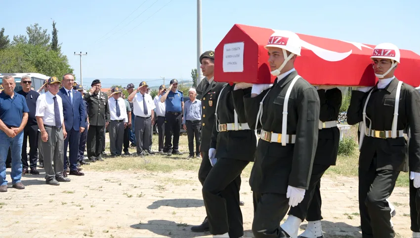 Vefat eden Kıbrıs gazisi son yolculuğuna uğurlandı